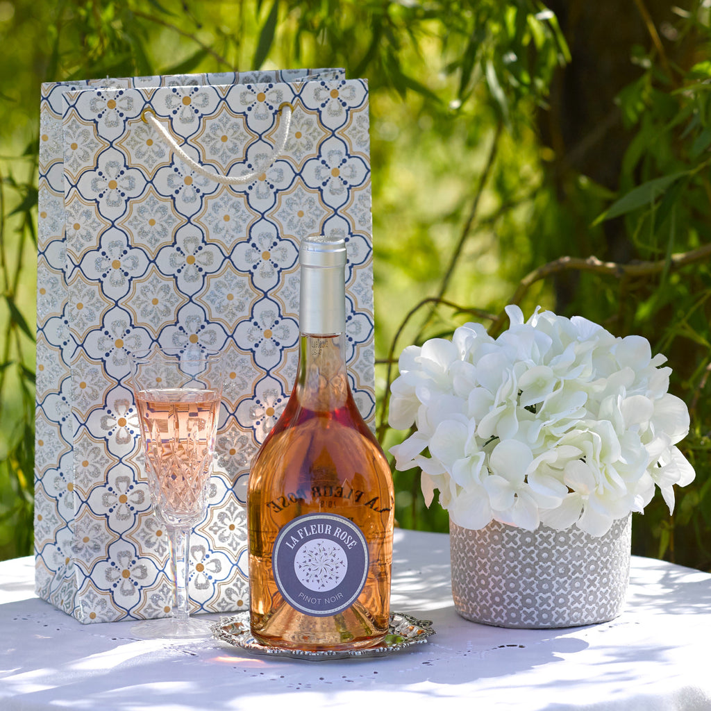 The Summer Table. A great gift to enjoy on a warm day. Table decoration and rose.