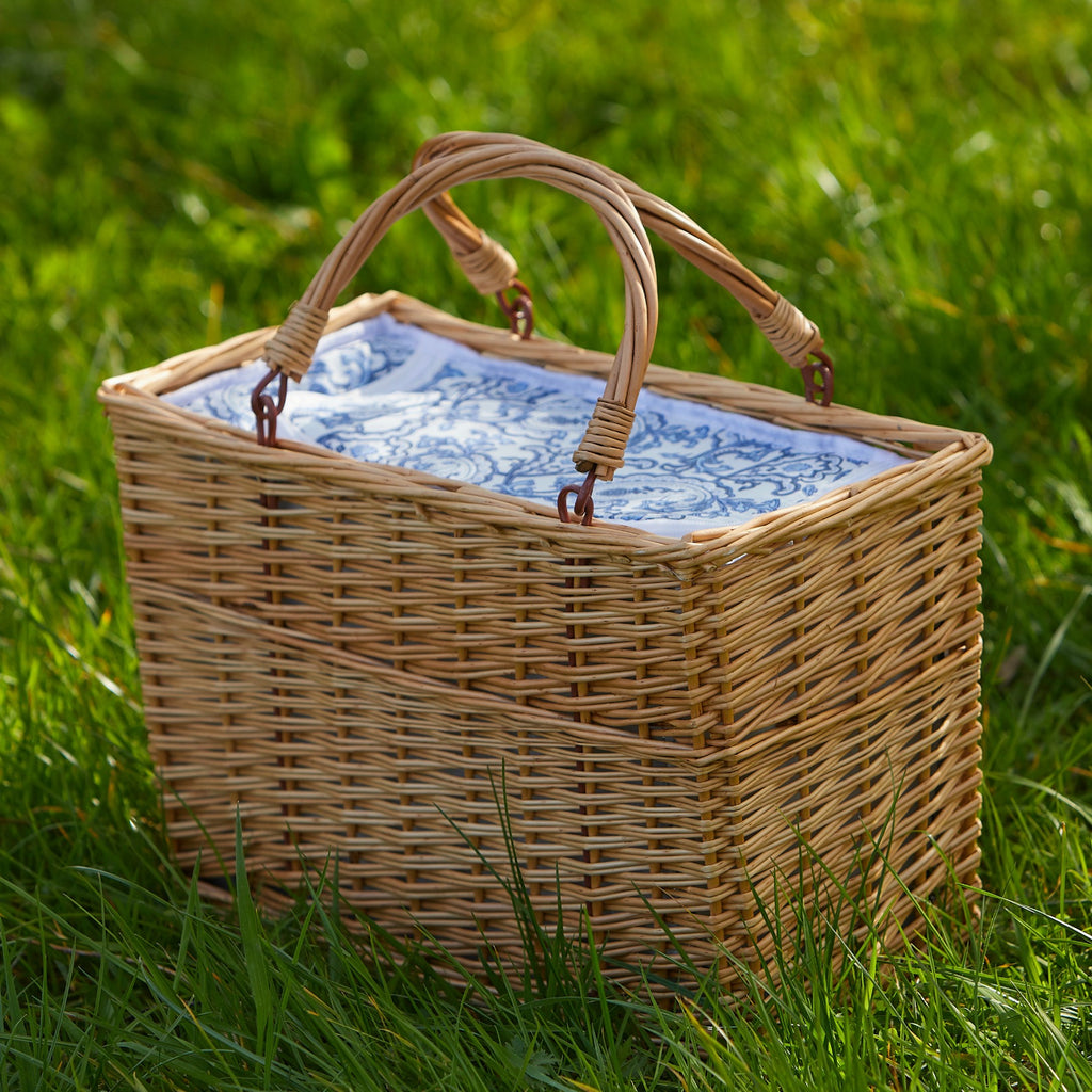Days Out Picnic Basket is filled with treats to make your day at the park even for enjoyable.