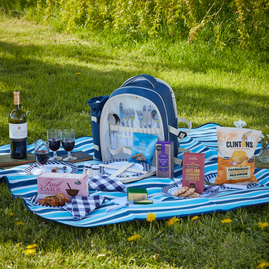 Posh Nosh Picnic Backpack.  Perfect for a picnic with friends or family. Fitted Picnic Backpack makes a perfect gift for the great outdoors . Picnic Bags  Birthday Gifts for men